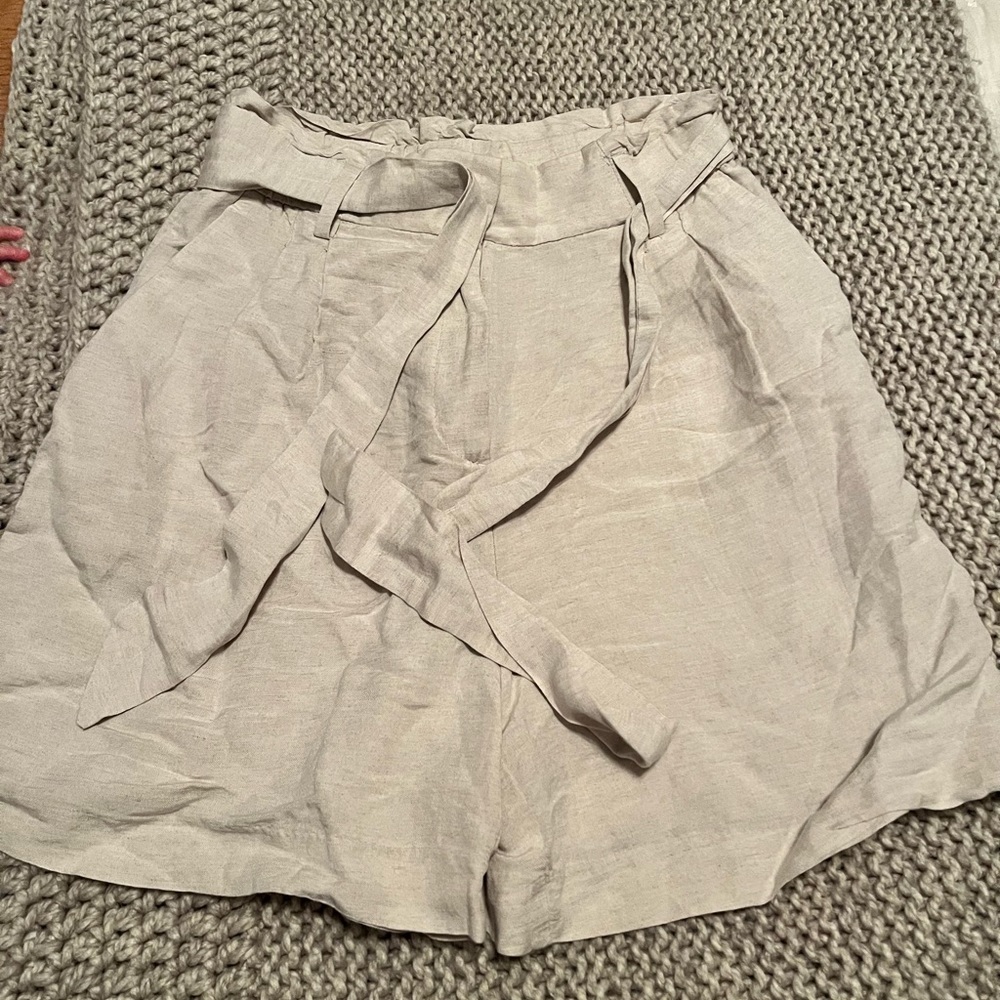 Linen High Waisted Shorts - Cream/Khaki